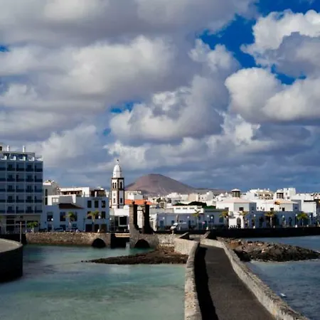 Vanesa Center *